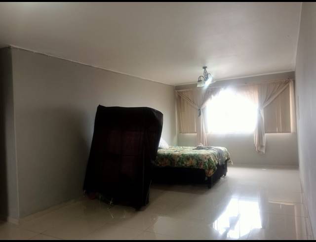 2 BEDROOM FLAT TO LET IN ESPLANADE